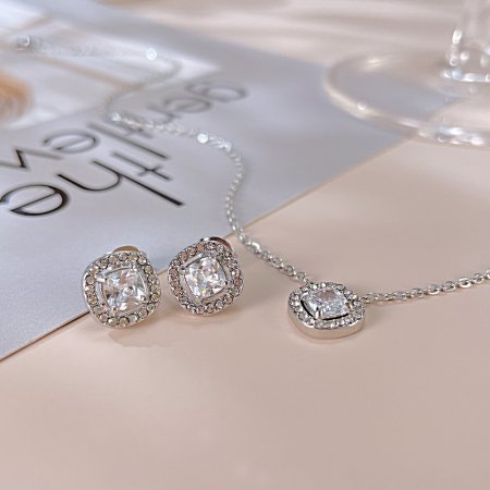Náhrdelník s čírymi zirkónmi Princesse SN001C