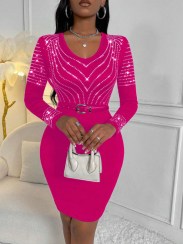 Elegantní dámské růžové šaty s dlouhým rukávem a čirými kamínky