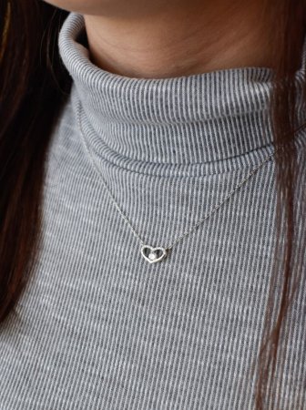 Strieborný náhrdelník so zirkónom biele srdce 12008.1