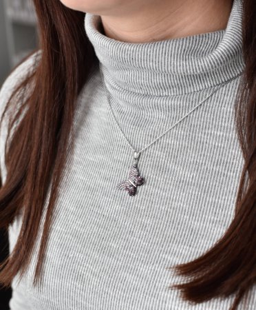 Strieborný prívesok s kryštálmi Swarovski mix farieb motýľ 34192.3 Magic Violet