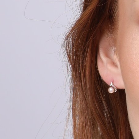 Zlaté 14 karátové náušnice slza biele zlato s ružovou riečnou perlou a briliantmi 81PB00052 pink