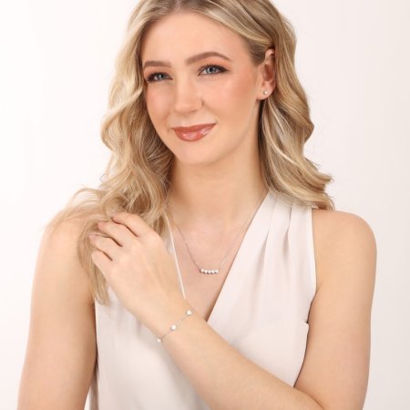 Strieborný náramok so syntetickými opálmi biely okrúhly 13029.1 white