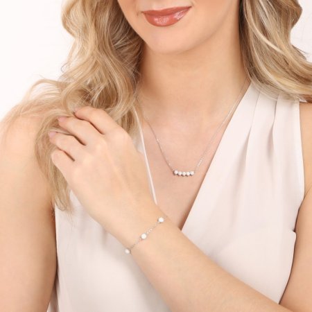 Strieborný náramok so syntetickými opálmi biely okrúhly 13029.1 white