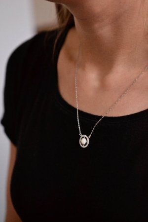 Náhrdelník se syntetickým bílým opálem a zirkony kulatý 12066.1 white