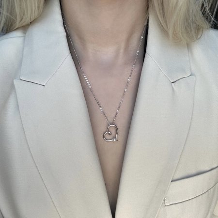 Strieborný náhrdelník srdca s malou bielou riečnou perličkou 22045.1