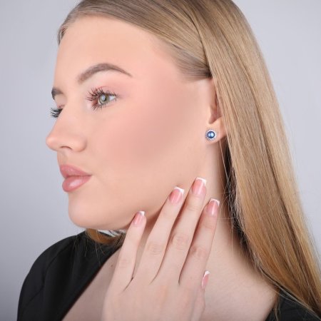 Strieborné náušnice pecka s kryštálmi Swarovski a tmavo modrou matnou perlou okrúhle 31314.3 Dark Blue