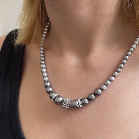 Perlový náhrdelník sivý s krištáľmi Preciosa 32008.3 Grey