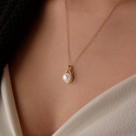 Zlatý 14 karátový náhrdelník slza s bílou říční perlou a brilianty 92PB00032