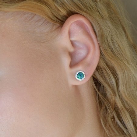 Strieborné náušnice kôstky so syntetickým opálom a krištáľmi Preciosa zelené okrúhle 31317.1 Green s. Opal