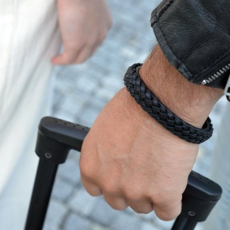 Náramek pánský z recykl.kůže zaplétaný cop 43026.3 černý