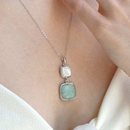 Strieborný náhrdelník s amazonitom a bielou perleťou 12170.3