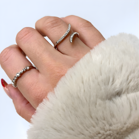 Strieborný prsteň biely so Swarovski Elements okrúhlymi krištáľmi Krystal