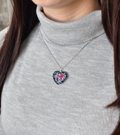 Strieborný prívesok s kryštálmi Swarovski mix farieb srdca 34243.4 Galaxy