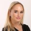 Strieborné náušnice trojuholník so zirkónmi a riečnou perlou bielej 21084.1B