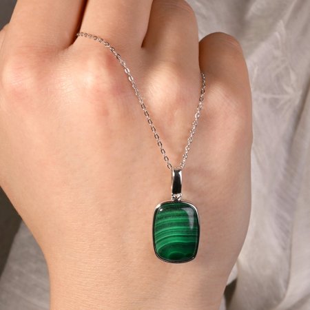 Strieborný náhrdelník s malachitom 12163.3