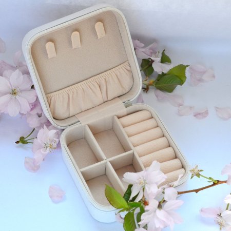 Šperkovnica štvorcová na zips SK0001 biela