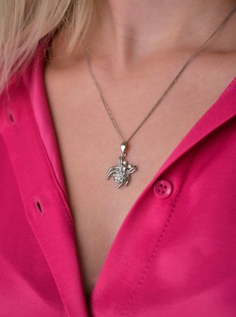 Stříbrný přívěsek s krystaly Swarovski bílý pavouk 34220.1 Krystal