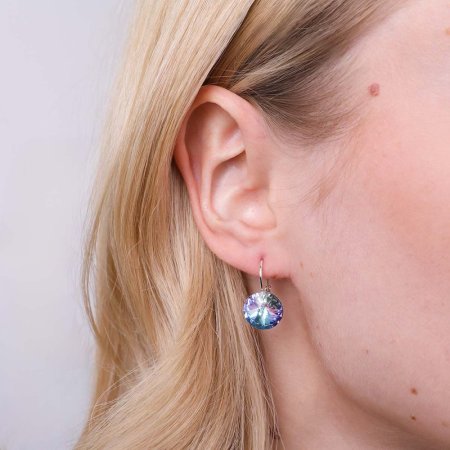 Strieborné náušnice visiace s kryštálmi Swarovski fialové okrúhle 31106.5 Vitrail Light