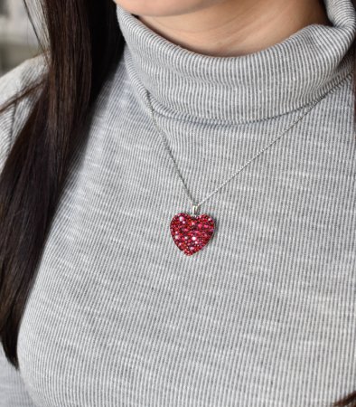 Stříbrný přívěsek s krystaly Swarovski červené srdce 34243.3 Cherry