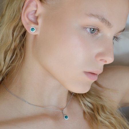 Strieborné náušnice kôstky so syntetickým opálom a krištáľmi Preciosa zelené okrúhle 31217.1 Green s. Opal