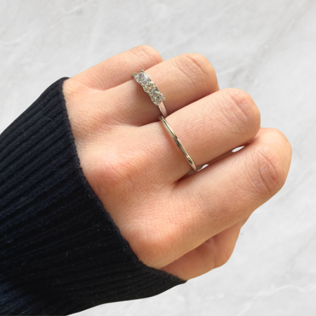 Strieborný prsteň s tromi zirkónmi Krystal