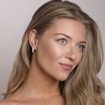 Stříbrné náušnice kruhy s krystaly Swarovski bílý půlkruh 31119.1 Krystal