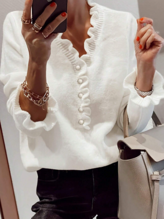 Dámský elegantní bílý pletený svetr s volánky