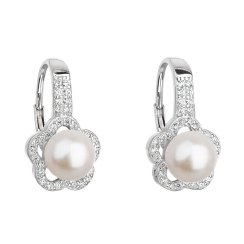 Strieborné náušnice visiace s bielou riečnou perlou 21046.1 Biela