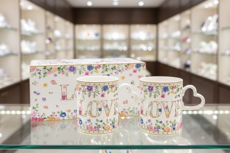 Sada dvou porcelánových hrnků 320 ml Kvetoucí láska