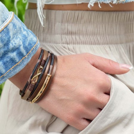 Náramek textilní široký s ozdobou infinity 53011.3 brown