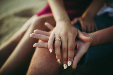 Jak zjistit velikost zásnubního prstenu?