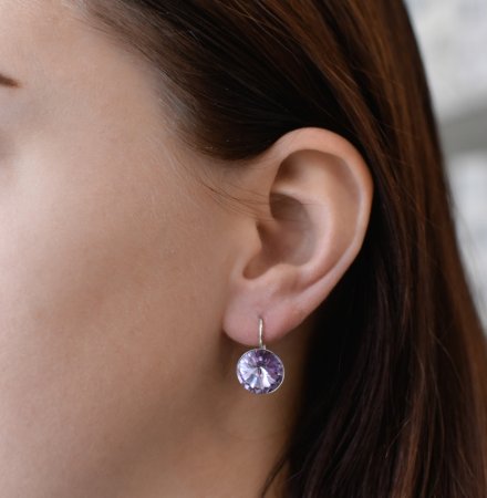 Strieborné náušnice visiace s kryštálmi Swarovski fialové okrúhle 31106.3 Violet