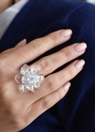 Stříbrný prsten s krystaly Swarovski bílá kytička 35012.1 Krystal