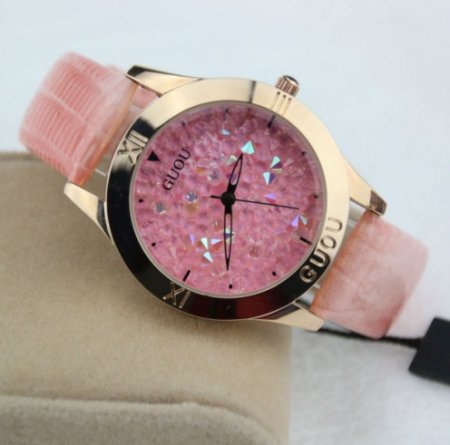 Světle růžové zlaté hodinky s růžovými krystaly