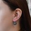 Stříbrné náušnice visací s krystaly Swarovski černé kulaté 31176.5 Hematite