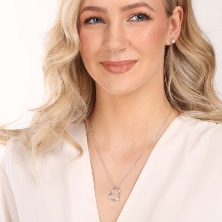 Strieborný náhrdelník srdca s malou bielou riečnou perličkou 22045.1