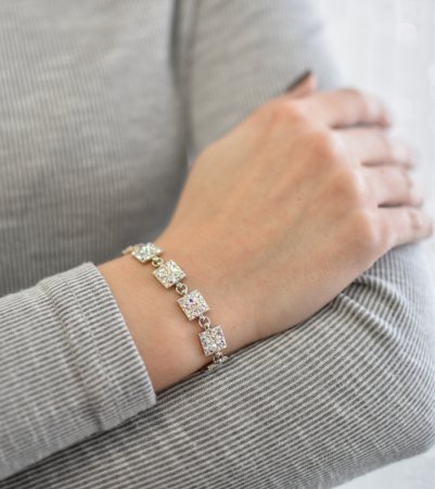 Strieborný náramok so Swarovski kryštálmi ab efekt 33047.2