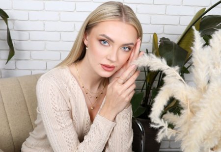 Pozlátený strieborný prsteň vzorovaný so zirkónikmi 15005.1 crystal