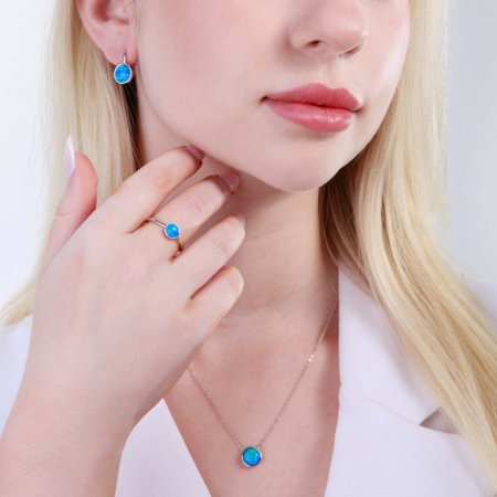 Strieborné náušnice visiace s modrým okrúhlym syntetickým opálom 11466.3 blue