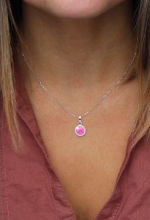 Strieborný náhrdelník s okrúhlym opálom a kryštálmi Swarovski Light Fuchsia veľký