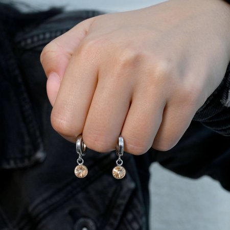 Strieborné visiace náušnice krúžky so Swarovski kryštálom 31300.3 Light Peach