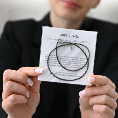 Náhrdelník s pravými grey spinel kamene 42012.3 oceľ