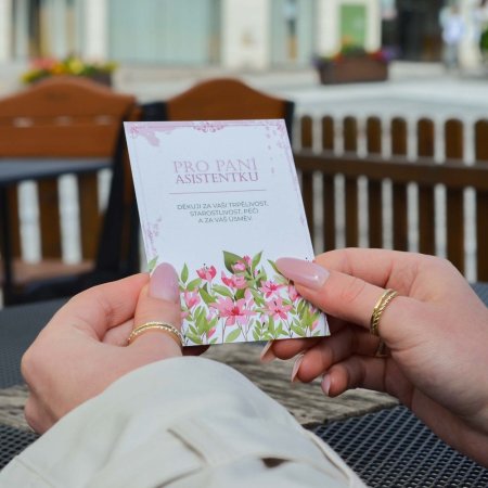 Prianie pre asistentku