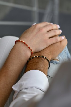 Kabbalah náramek černý se zlatými ozdobnými kuličkami 93T00102 black