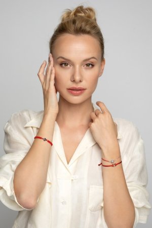 Náramek proti uhranutí stříbrný kulatý krystaly 13004.3 Red