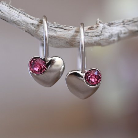 Strieborné visiace náušnice so Swarovski kryštálmi ružové srdiečka 31299.3 Rose