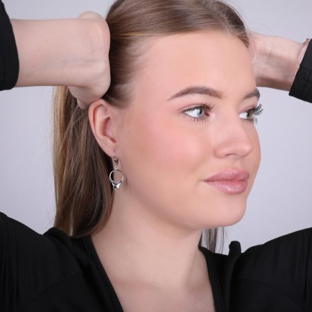 Strieborné náušnice visiace s kryštálmi Swarovski biely motýľ 31248.1 Kryštál
