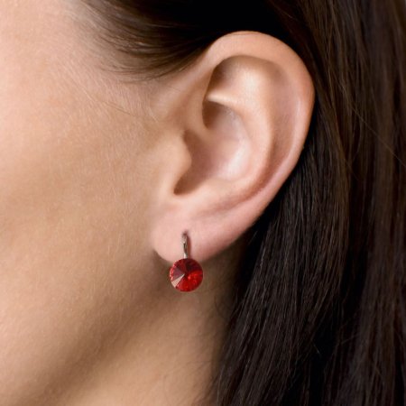 Stříbrné náušnice visací s krystaly Swarovski červené kulaté 31229.3 Light Siam