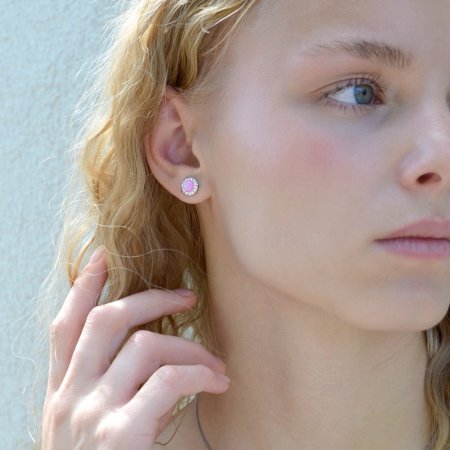 Stříbrné náušnice pecky se syntetickým opálem a křišťály Preciosa růžové kulaté 31317.1 Pink s. Opal