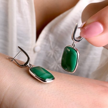 Strieborné náušnice s prírodným malachitom 11741.3